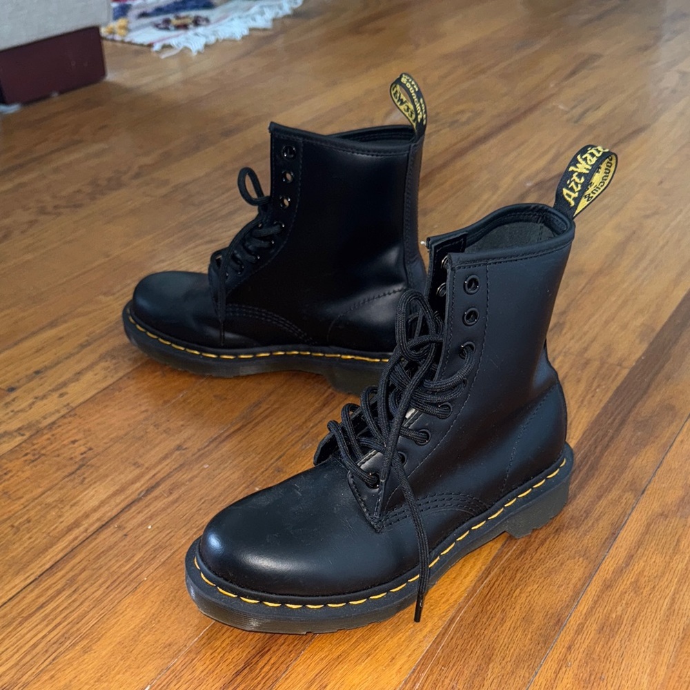 Dr. Doc Martens Black Combat Boots Women’s 6 NWOT - Picture 3 of 7